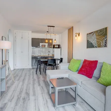 Bright And Modern In Apartamento *