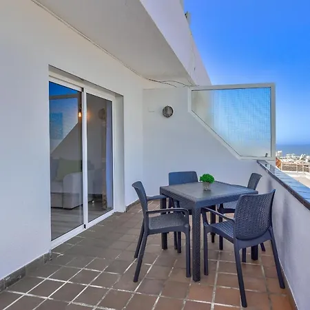 Апартаменти Bright And Modern In *