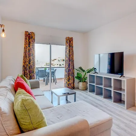Bright And Modern In * 아데제