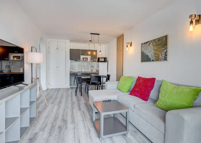 Bright And Modern In Apartamento *