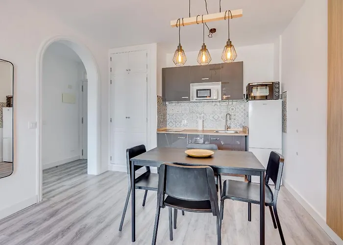 Bright And Modern In Апартаменты Адехе