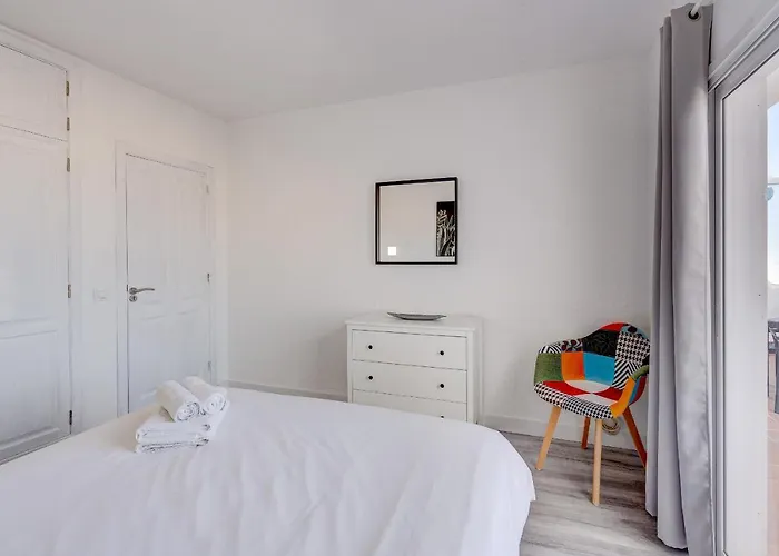 Bright And Modern In Apartamento *